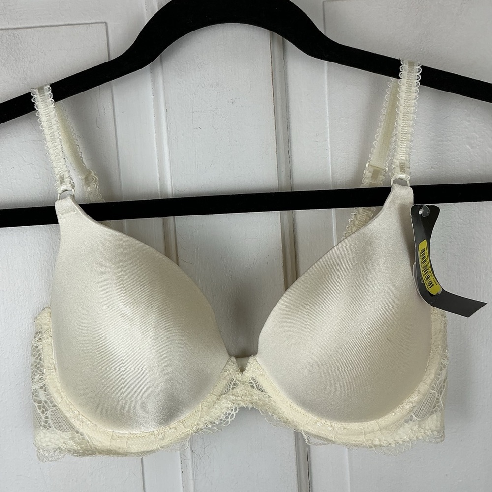 Wacoal Embrace Luscious Lace Push Up Bra 32D NWT